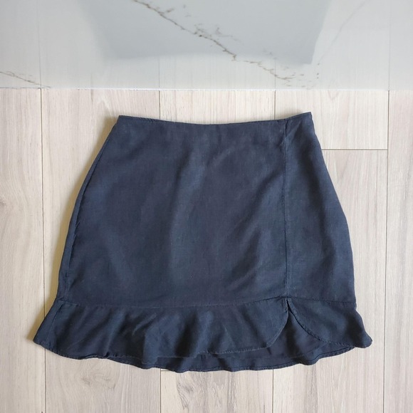 Abercrombie & Fitch Dresses & Skirts - Abercrombie & Fitch Skirt Womens XS Black Ruffle Hem A-Line Short Mini Casual